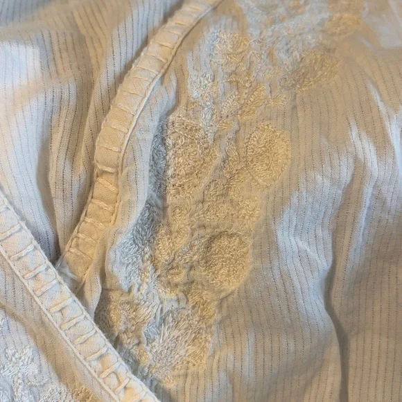 Lucky Brand Cream Embroidered soft
Striped Blouse Size XL - Picture 9 of 9